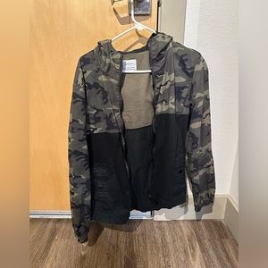 Camo block jacket with hoodie